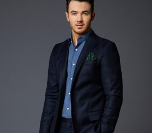 2014_1104_NBCUXD_Bios_Celebrity_apprentice_1455x1455_SB_Kevin-Jonas