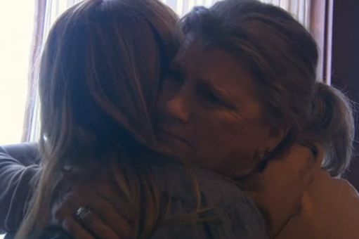 Becca Tilley has a heart to heart conversation with Chris Soules mom Linda Soules on The Bachelor 19 Finale