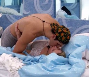  Zach Oleynik and Ashleigh Wood step up their showmance on BBCAN3 episode 8