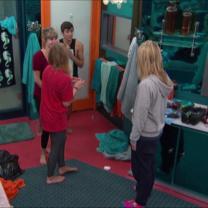 Shelli and Vanessa find out Austin told Jason about Julia #BB17