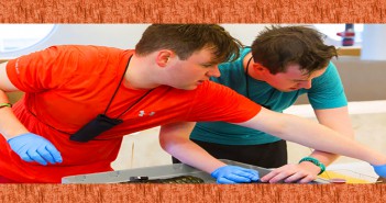 Amazing Race Canada: We Know Where They Live! Sean Sweeney and Brent Sweeney tag lobsters like pros on The Amazing Race Canada Episode 4