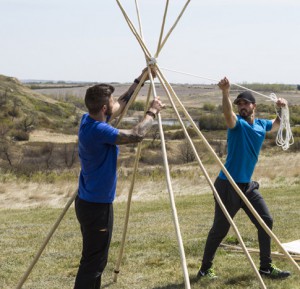 Gino Montani and Jesse Montani take their time and build the perfect teepee on The Amazing Race Canada 3