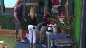 Austin, Vanessa and Liz in the backyard #BB17