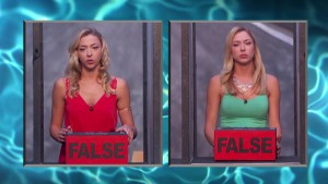 Liz beats her sister Julia and becomes #HOH #BB17